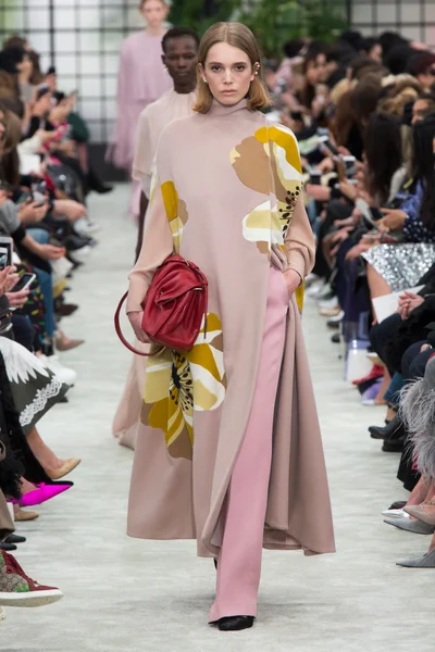 Look 25